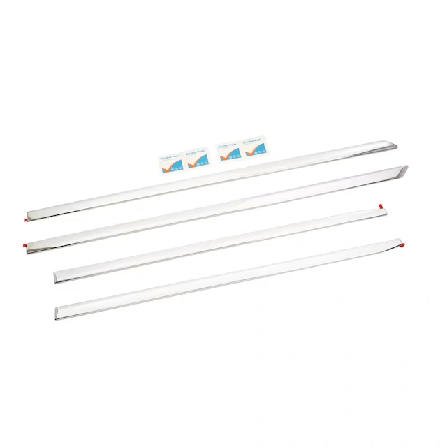 Front and Rear Door Moldings in Chrome 3 Front and Rear Door Moldings in Chrome