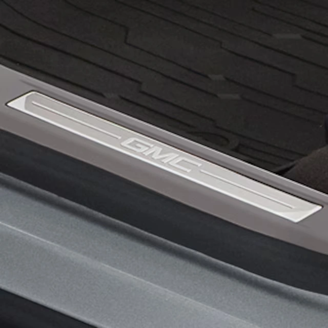 Front Door Sill Plates in Stainless Steel with Light Ash Gray Surround and GMC Logo
