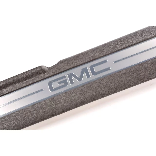 Front Door Sill Plates with Cocoa Surround and GMC Logo 4 Front Door Sill Plates with Cocoa Surround and GMC Logo