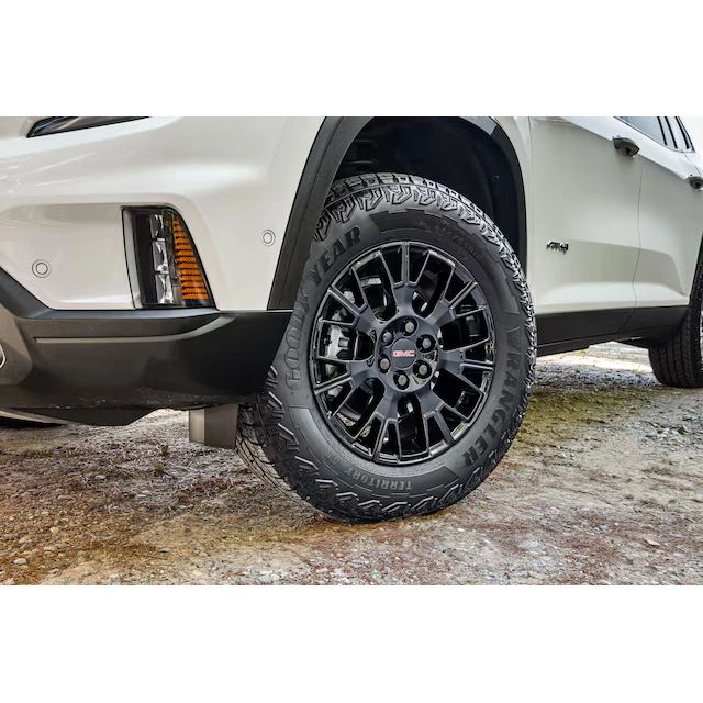 18x8-Inch Aluminum Multi-Spoke Wheel in Gloss Black Finish